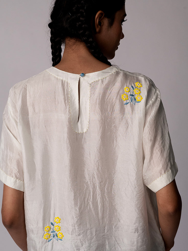 Tara T-Shirt TOPS IKKIVI