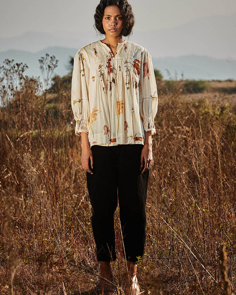 Florals In Snow Top TOPS KHARA KAPAS