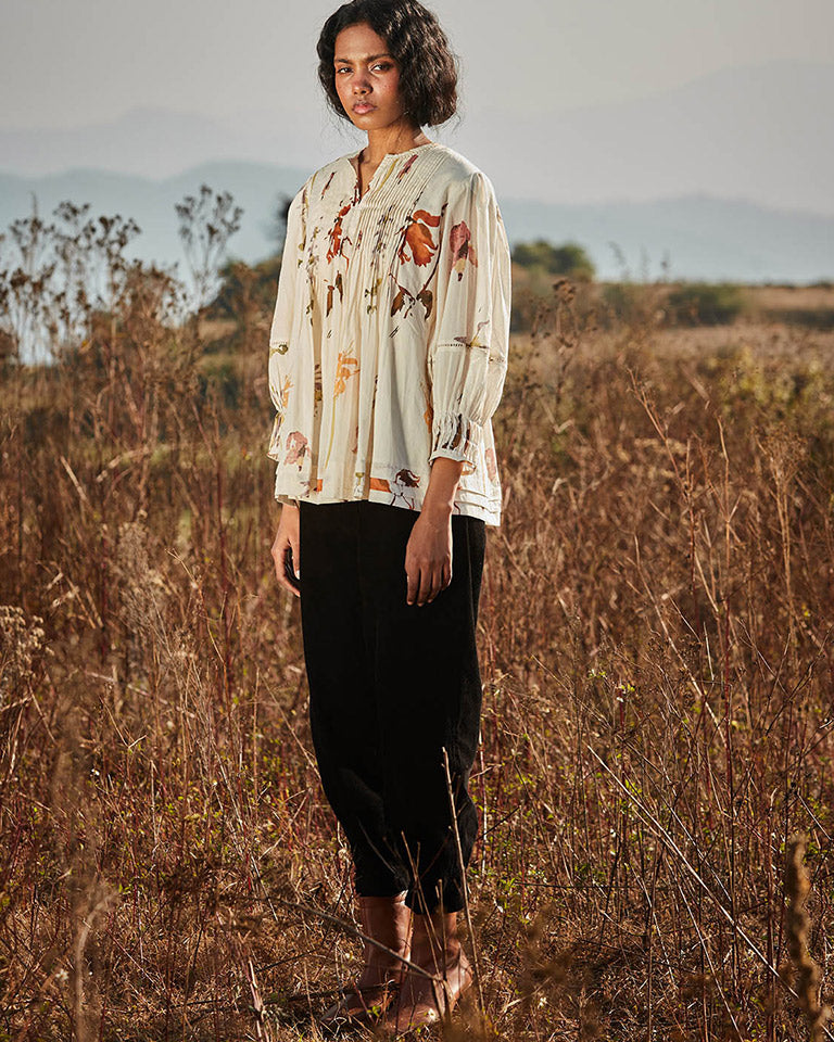 Florals In Snow Top TOPS KHARA KAPAS