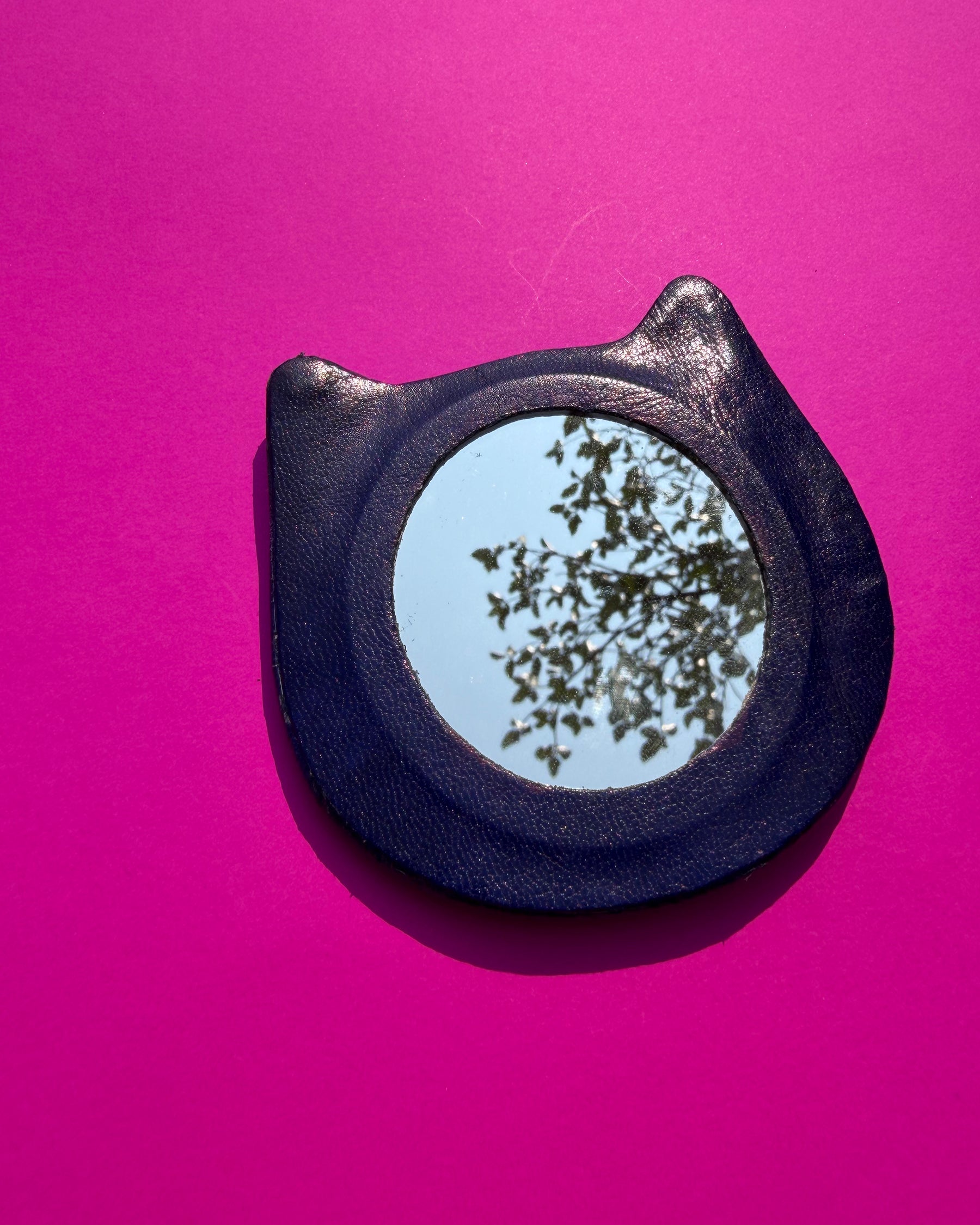 Elephant In The Room Hand Mirror ACCESSORIES IKKIVI