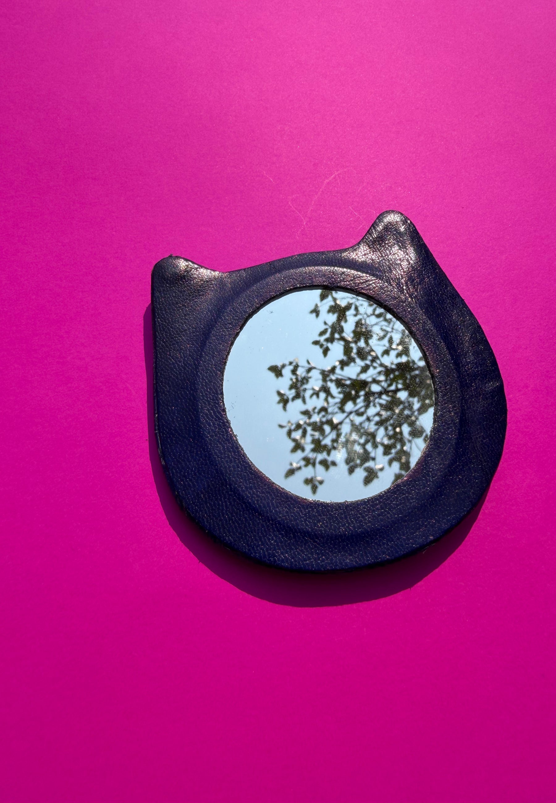 Elephant In The Room Hand Mirror ACCESSORIES IKKIVI