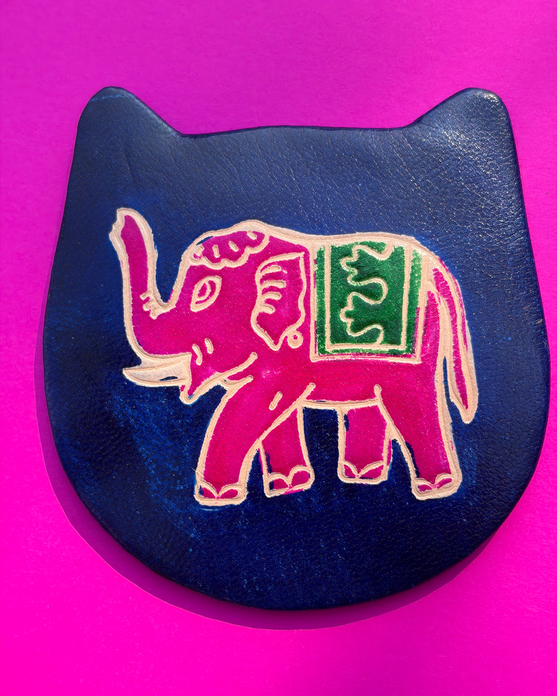 Elephant In The Room Hand Mirror ACCESSORIES IKKIVI