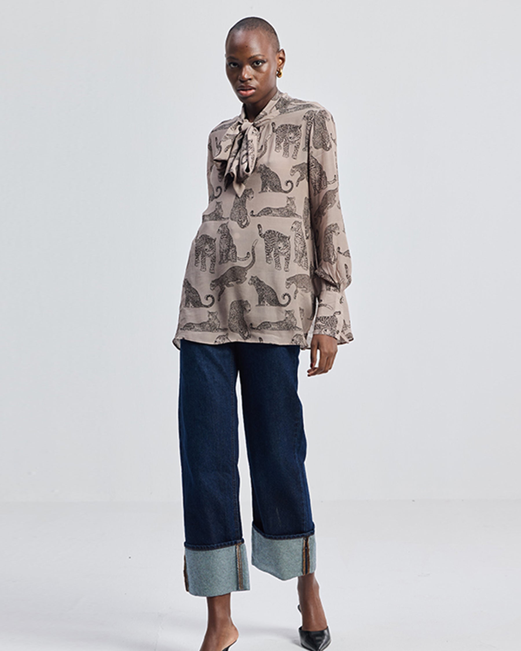 Relaxed Fit Front Tie Animal Top TOPS Reistor