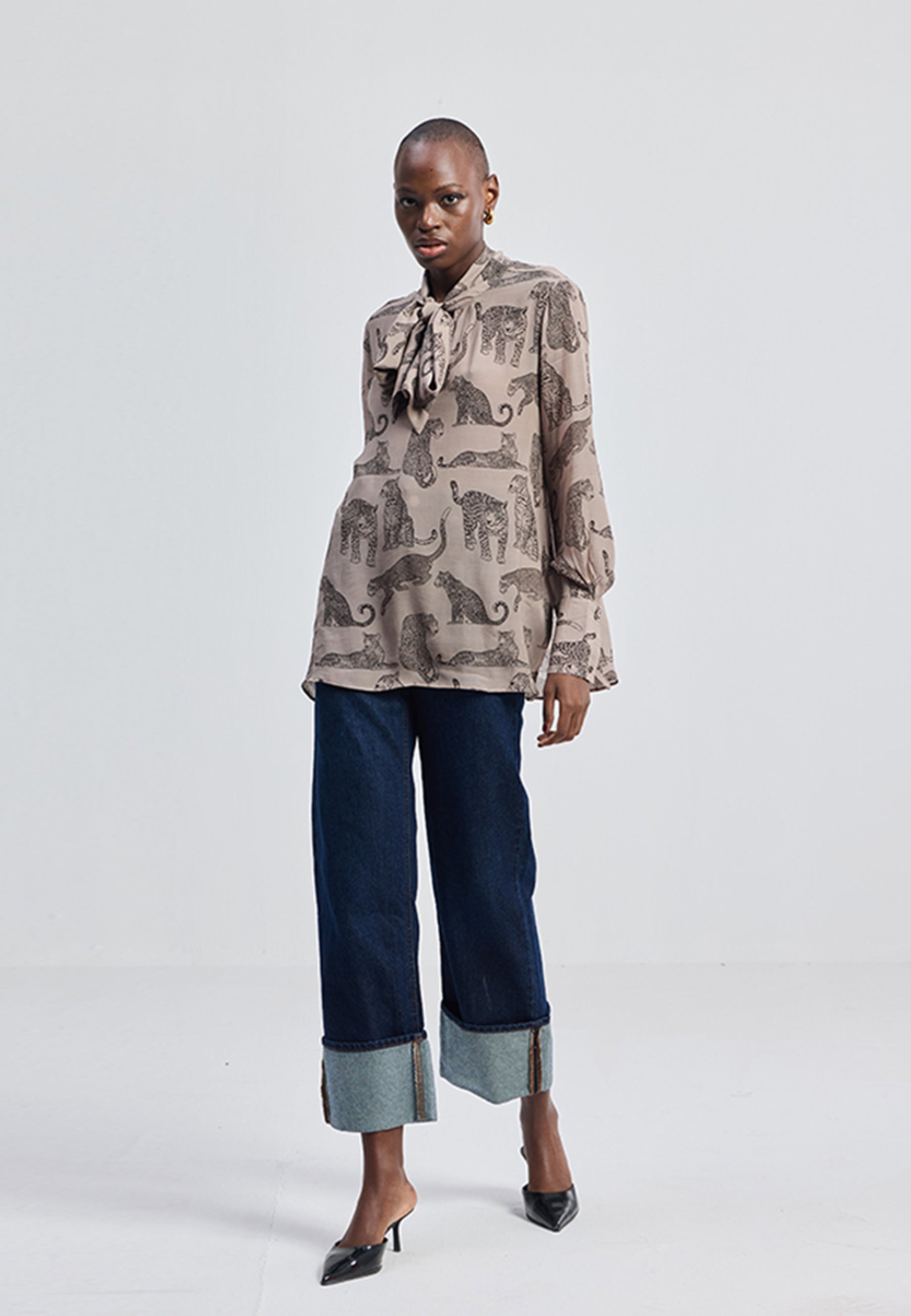 Relaxed Fit Front Tie Animal Top TOPS Reistor