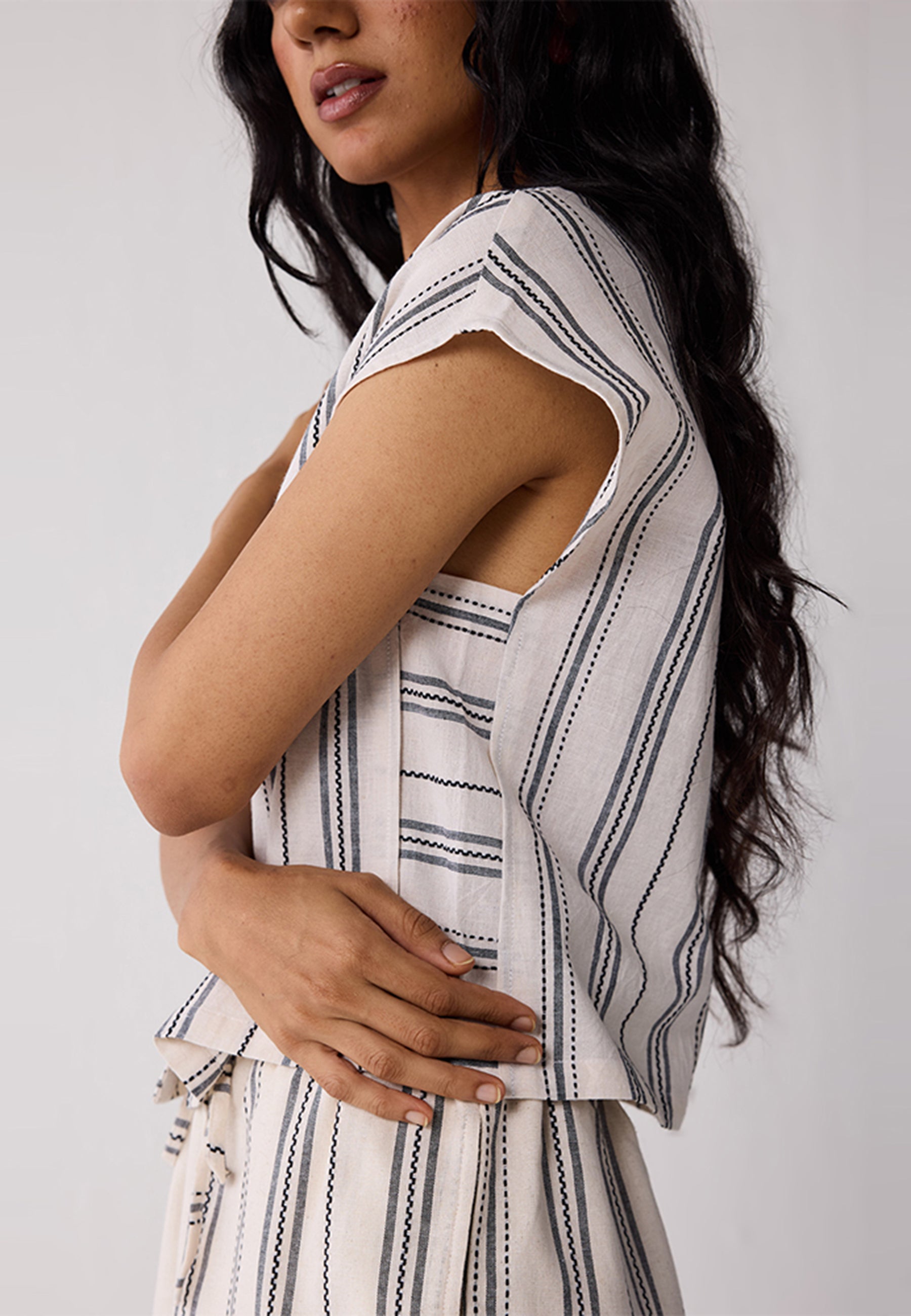 Relaxed V Neck Striped Top TOPS Reistor