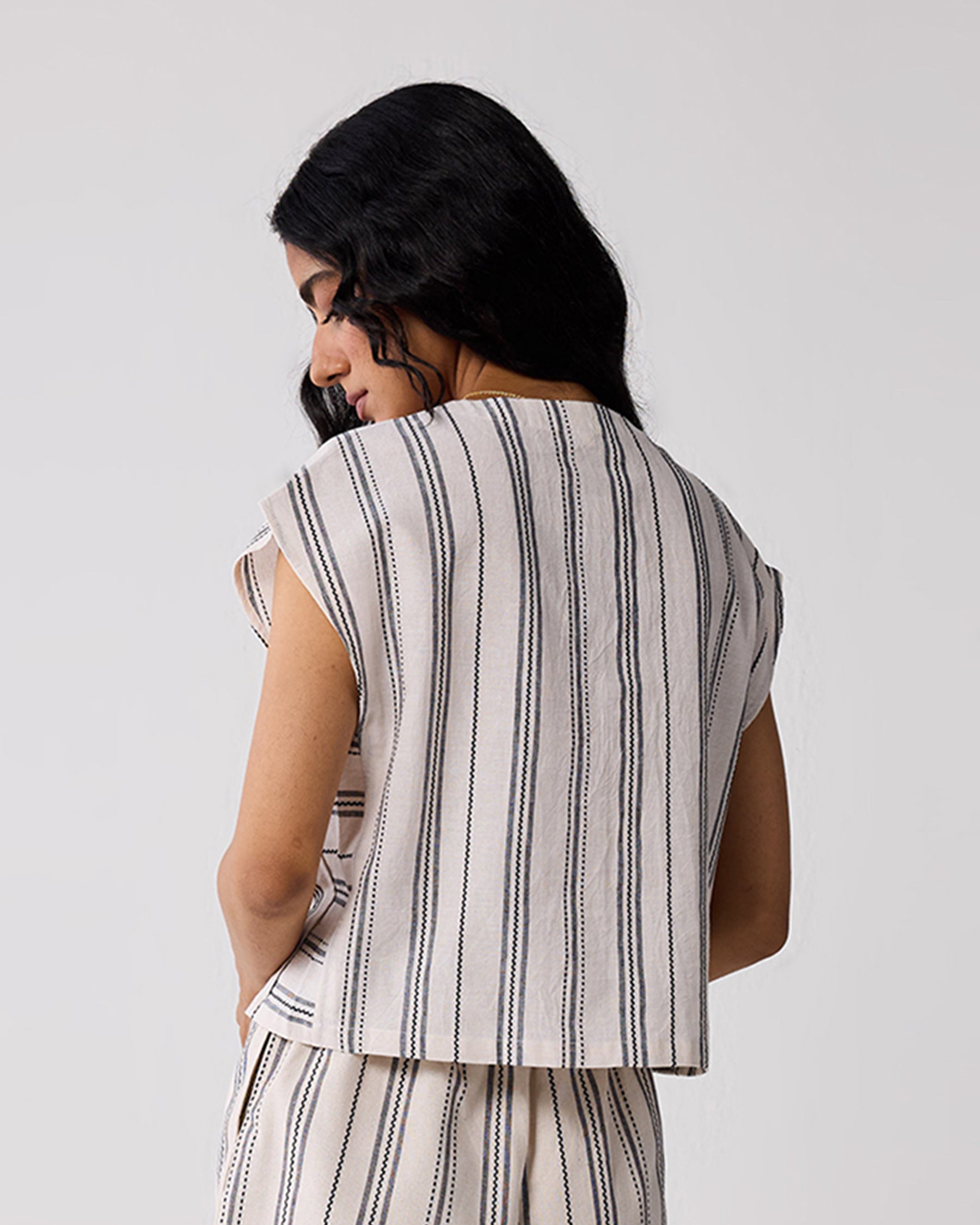 Relaxed V Neck Striped Top TOPS Reistor