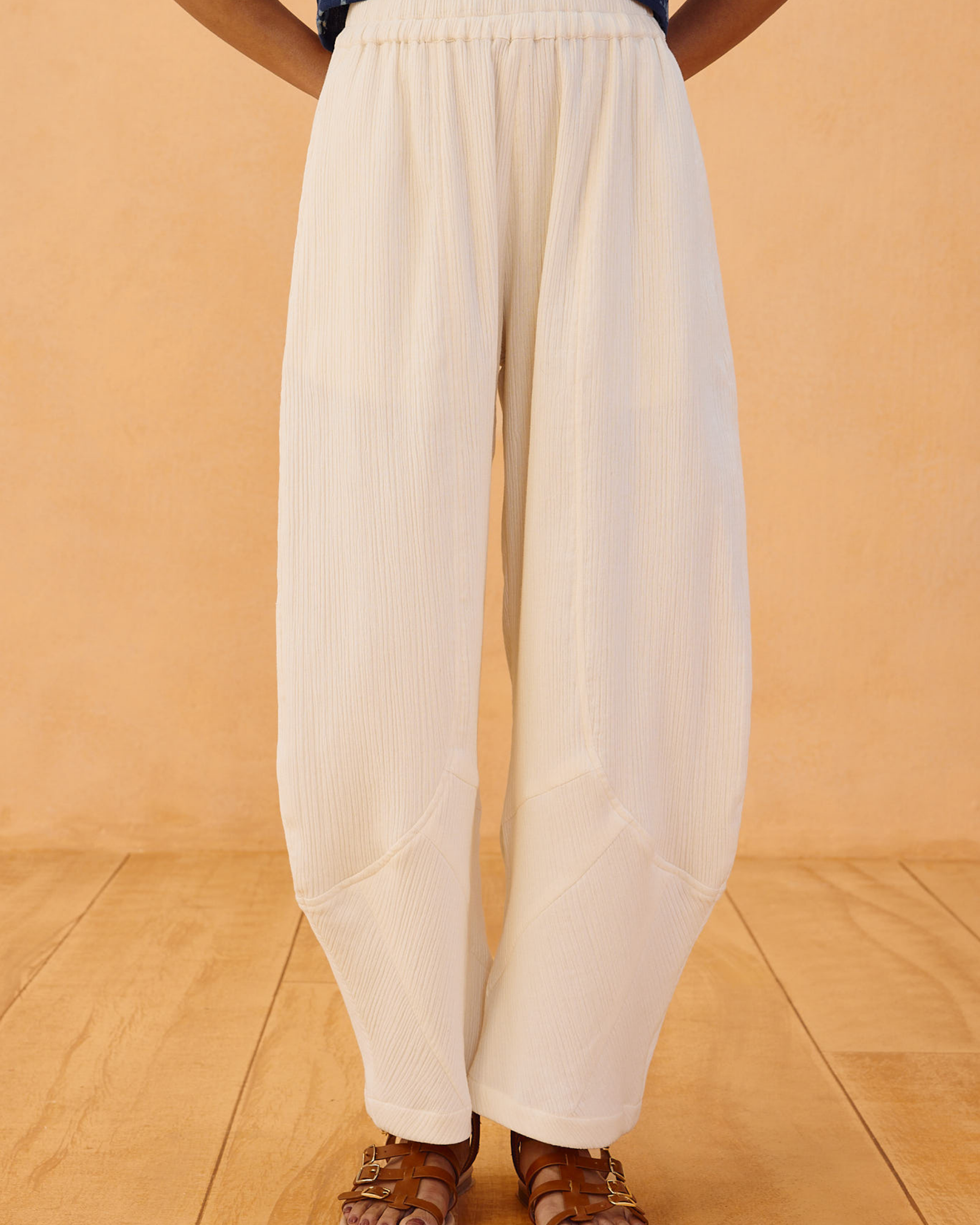 The Frame Organic Cotton Barrel Trousers BOTTOMS SUI