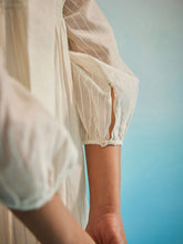 Load image into Gallery viewer, Hakanai Square Sleeve Top TOPS Ahmev
