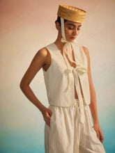 Load image into Gallery viewer, Orimi Reversible Vest JACKETS Ahmev
