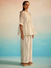 Load image into Gallery viewer, Ami Jaal Raglan Top TOPS Ahmev
