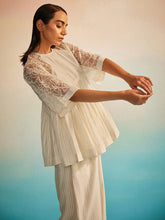 Load image into Gallery viewer, Ami Jaal Raglan Top TOPS Ahmev
