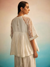 Load image into Gallery viewer, Ami Jaal Raglan Top TOPS Ahmev
