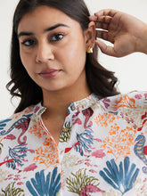 Load image into Gallery viewer, Blooming Reef Classic Shirt TOPS SUI
