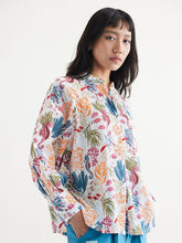 Load image into Gallery viewer, Blooming Reef Classic Shirt TOPS SUI
