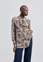 Relaxed Fit Front Tie Animal Top TOPS Reistor