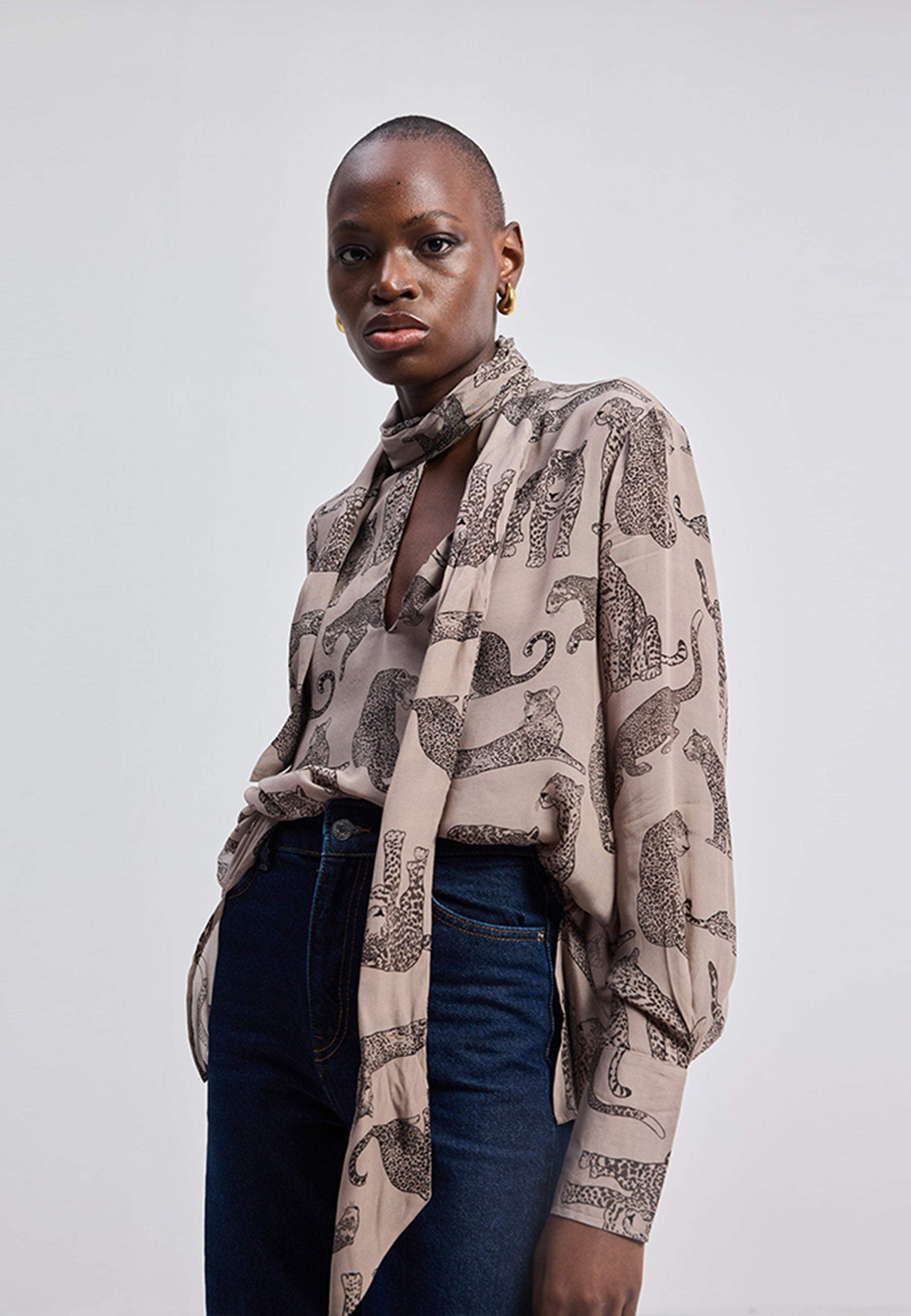 Relaxed Fit Front Tie Animal Top TOPS Reistor