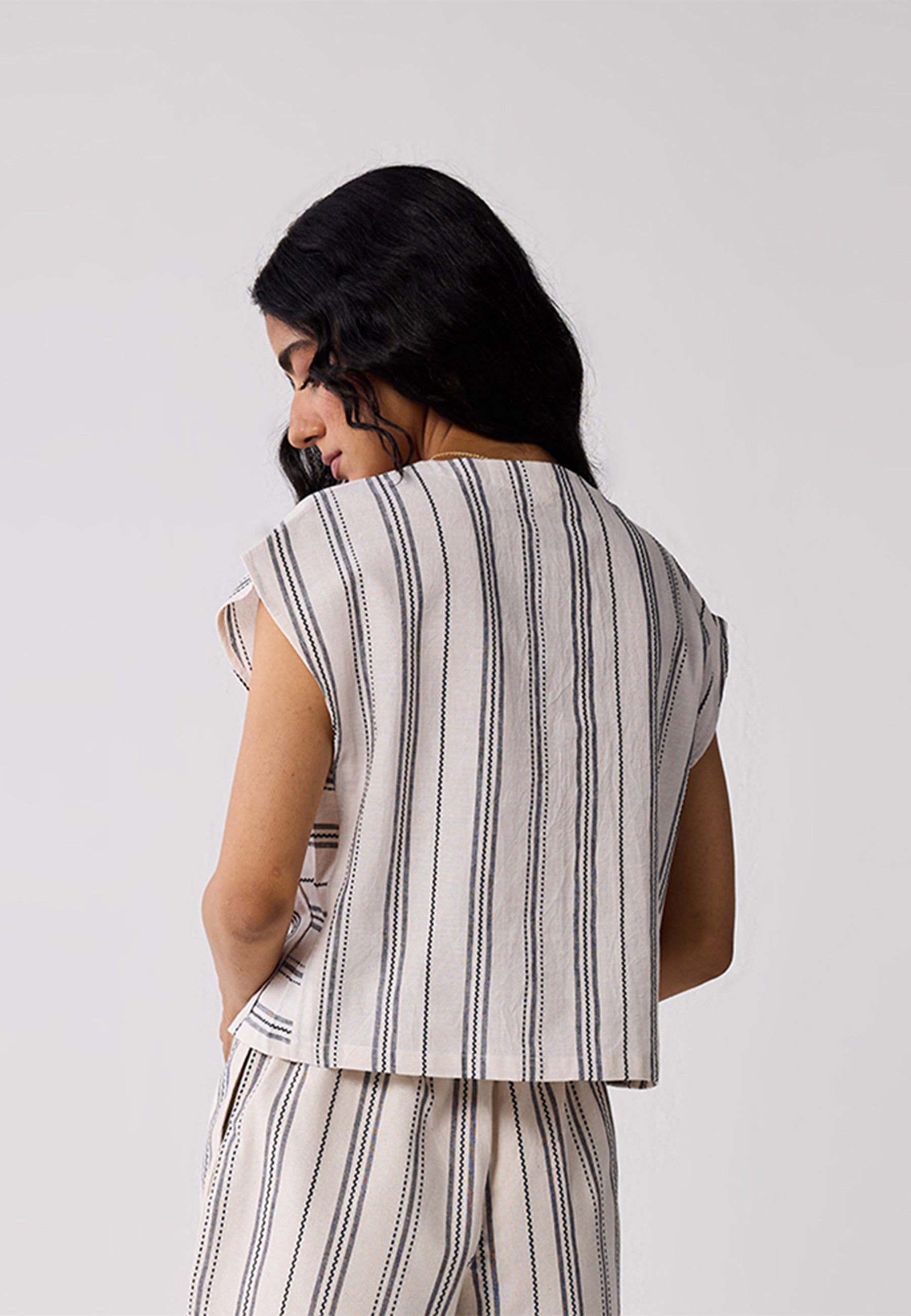 Relaxed V Neck Striped Top TOPS Reistor