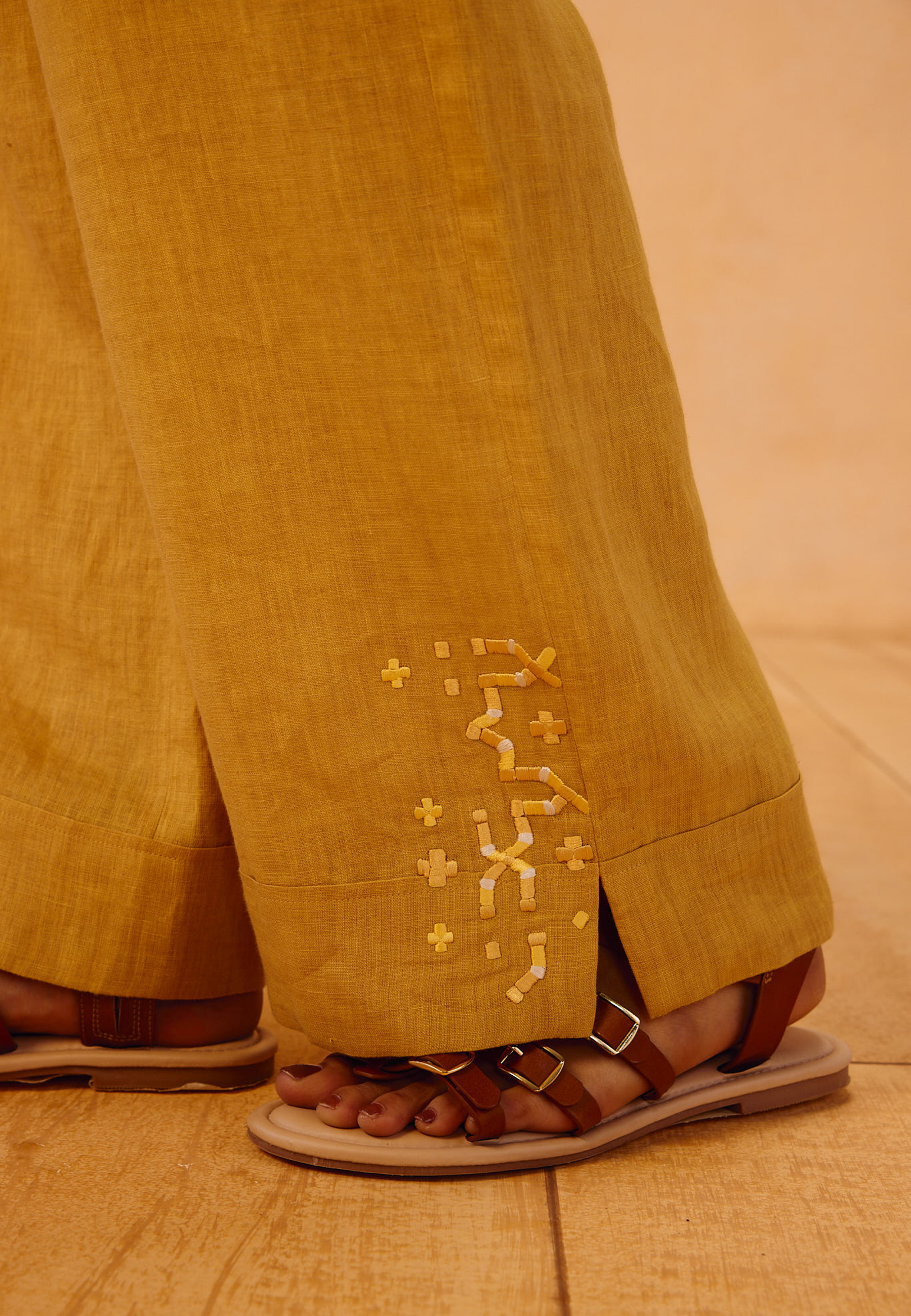The Ghar Linen Trousers BOTTOMS SUI