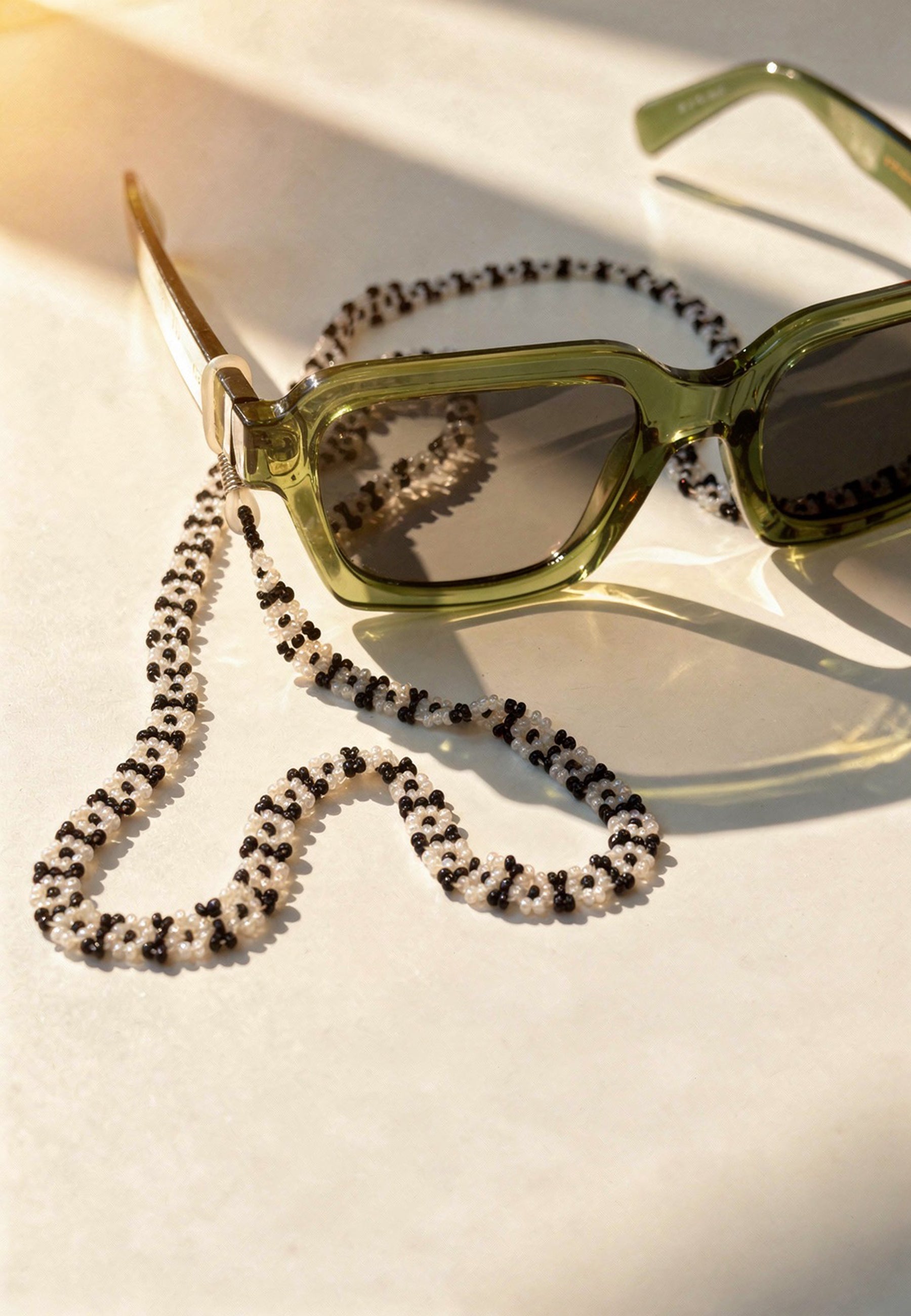 Black and White Beaded Sunglass Chain ACCESSORIES IKKIVI