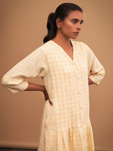 Load image into Gallery viewer, Rasa Pleated Handloom Linen Dress DRESSES Manan   
